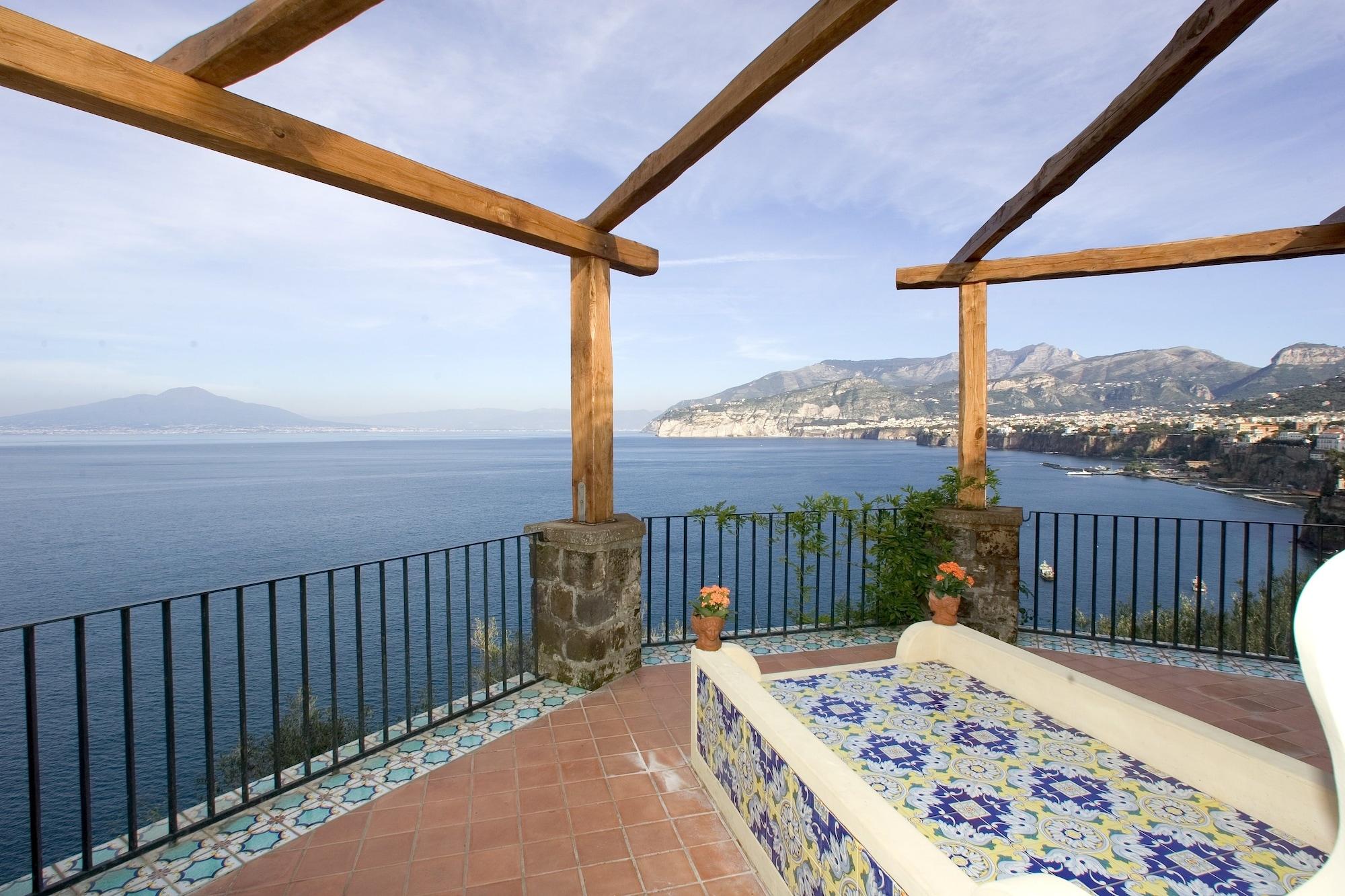 Hotel La Tonnarella Sorrento Exterior foto