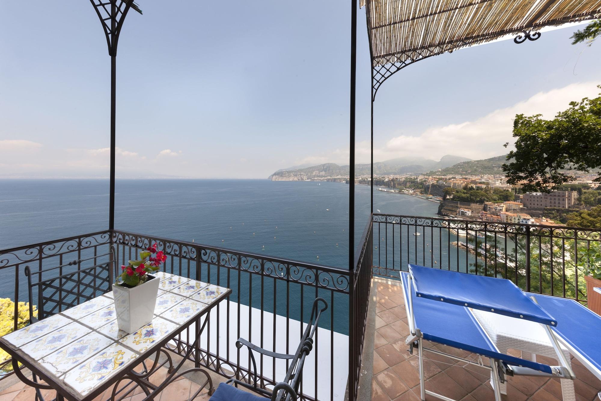 Hotel La Tonnarella Sorrento Exterior foto