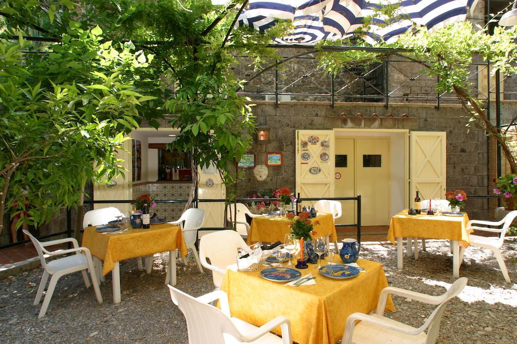 Hotel La Tonnarella Sorrento Exterior foto