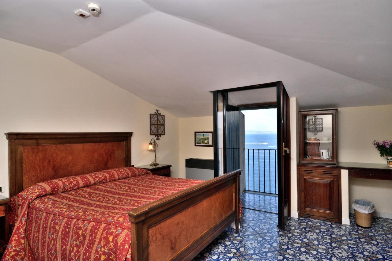 Hotel La Tonnarella Sorrento Exterior foto