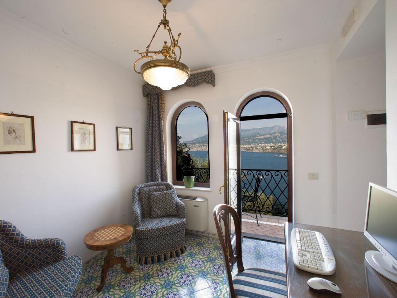 Hotel La Tonnarella Sorrento Exterior foto